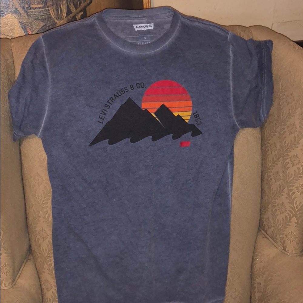 Levi Shirt